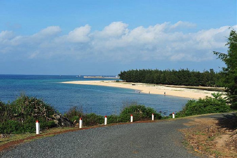 Vịnh Triều Dương bãi tắm đẹp nhất đảo Phú Qúy
